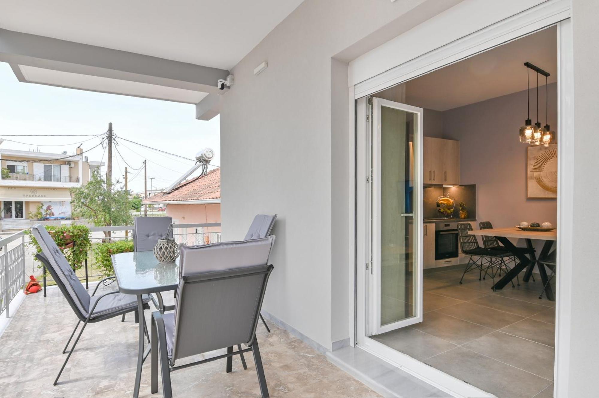 Louisa Luxury Apartments Preveza Bagian luar foto