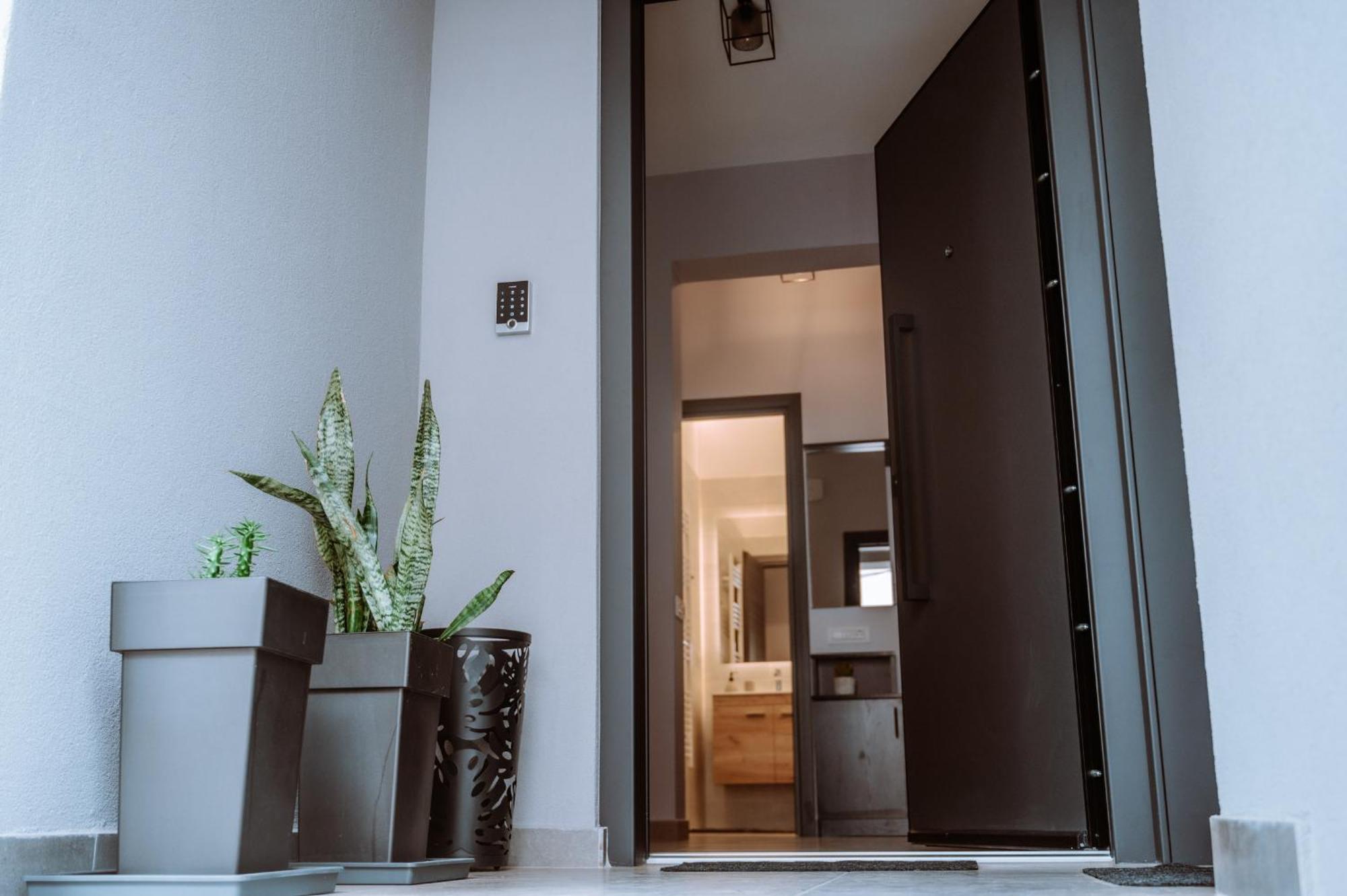 Louisa Luxury Apartments Preveza Bagian luar foto