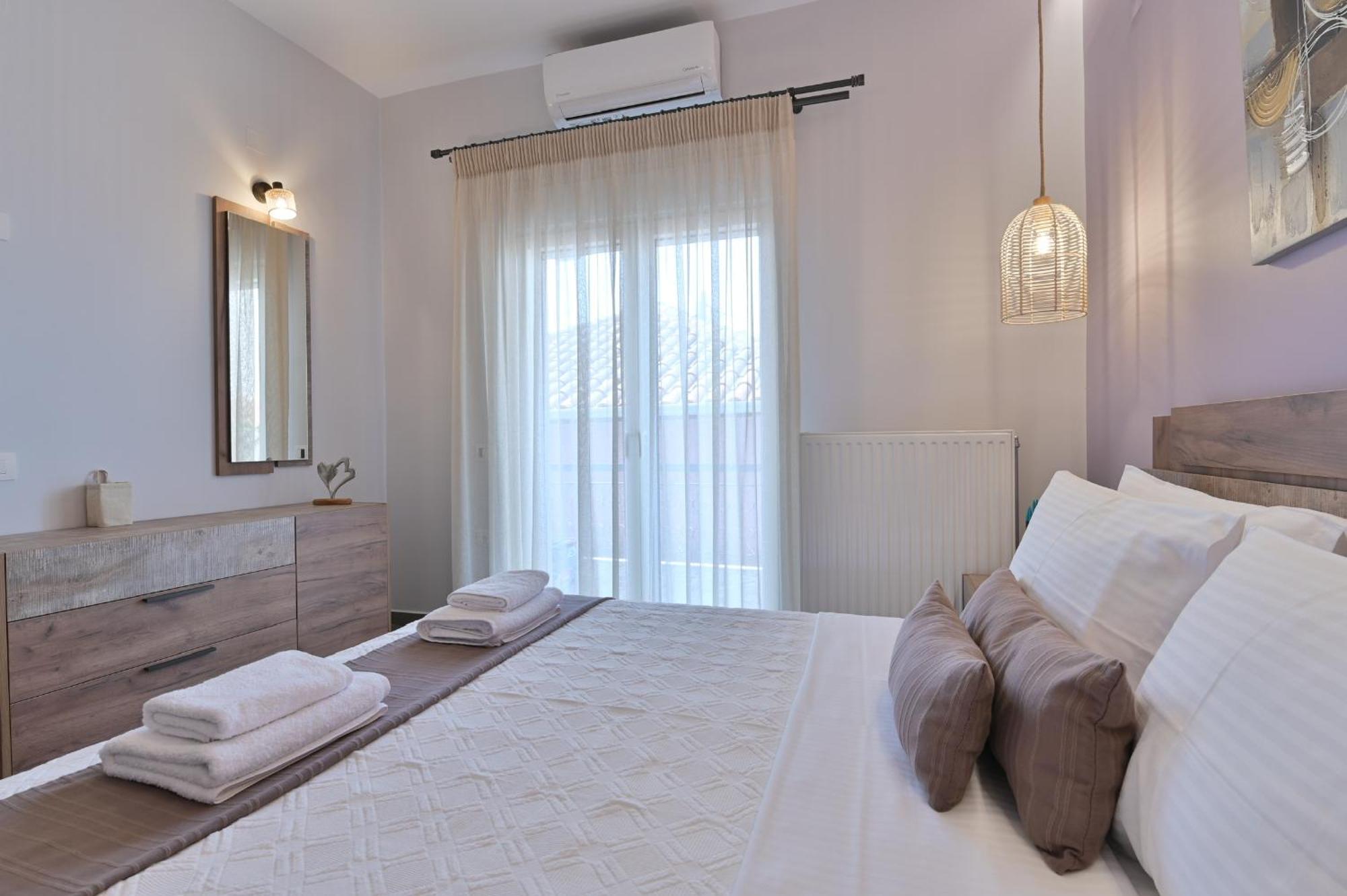 Louisa Luxury Apartments Preveza Bagian luar foto